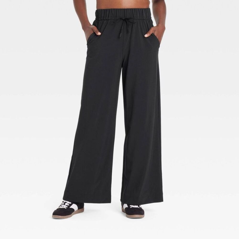 Women's Active Light High-Rise Wide Leg Pants - Black M